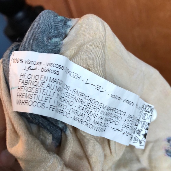 Button Up Abstract Graphic Top - Picture 6 of 6